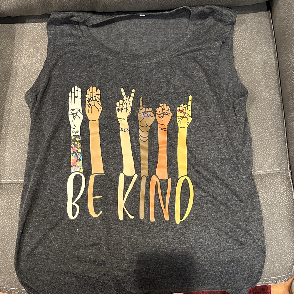 Gray 'Be Kind' Graphic Tank Top